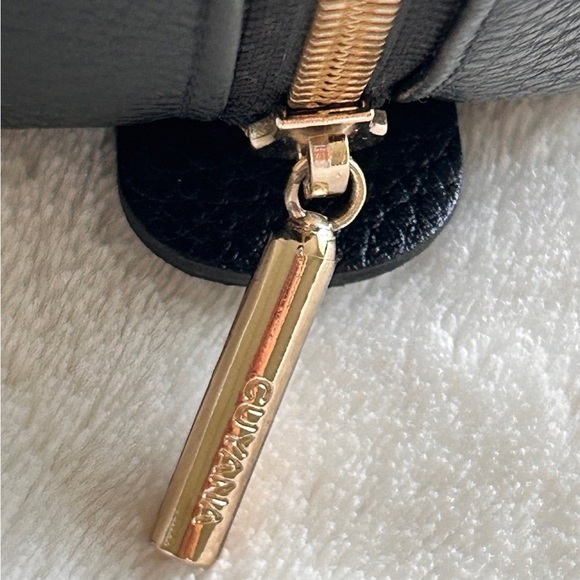 Cuyana Leather Travel Case Toiletry Bag - Picture 4 of 8